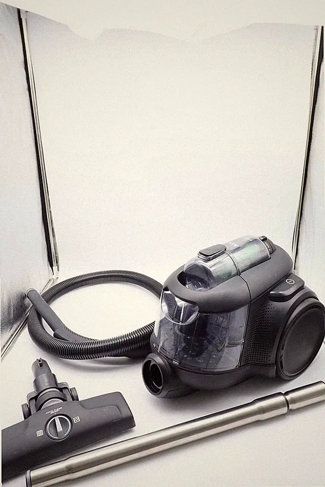 AEG CLEAN 6000 ÖKO Bodenstaubsauger (550 W, 12 m Aktionsradius, beutellos)