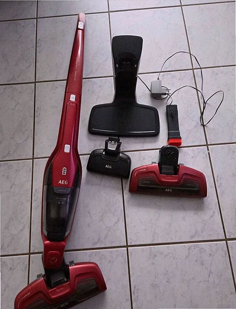 AEG CX7 Animal x Flexibility 2-in-1 Akku Staubsauger Kabellos Chili Red