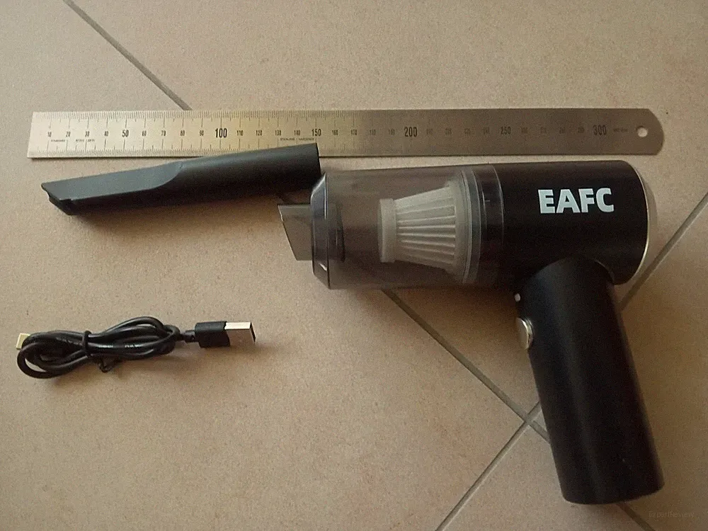 Akku Staubsauger mit USB Licht