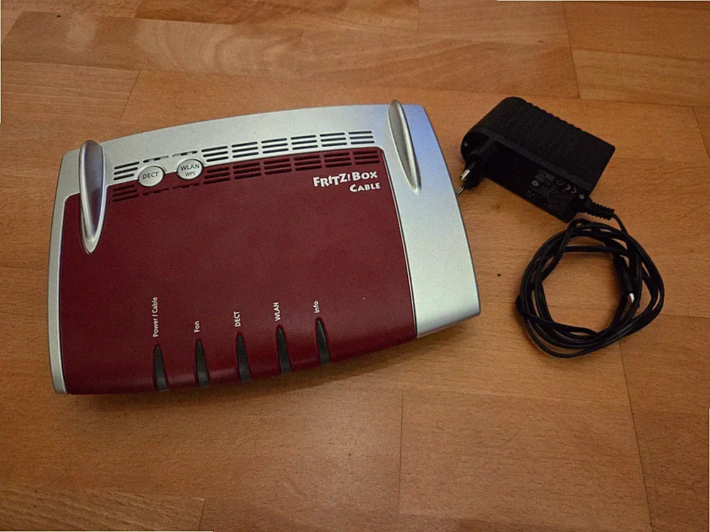 AVM FRITZ!Box 6490 Cable WLAN AC+N Router DOCSIS-3.0-Kabelmodem 1.300 Mbit/s