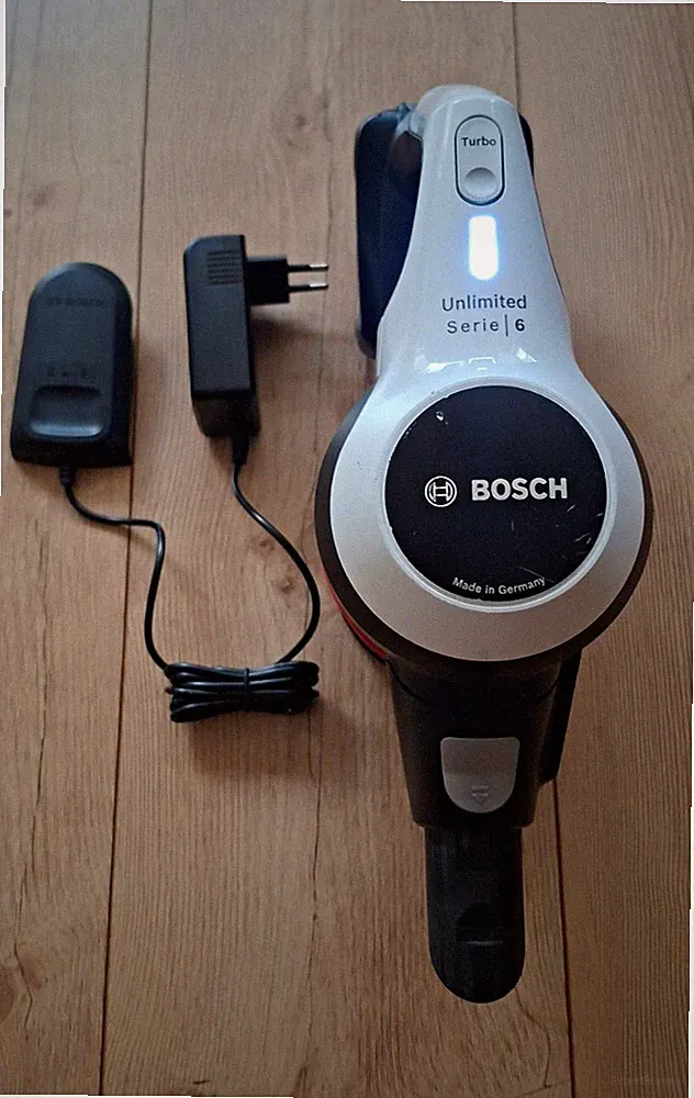 Bosch Unlimited Serie 6 Akku-Handstaubsauger.