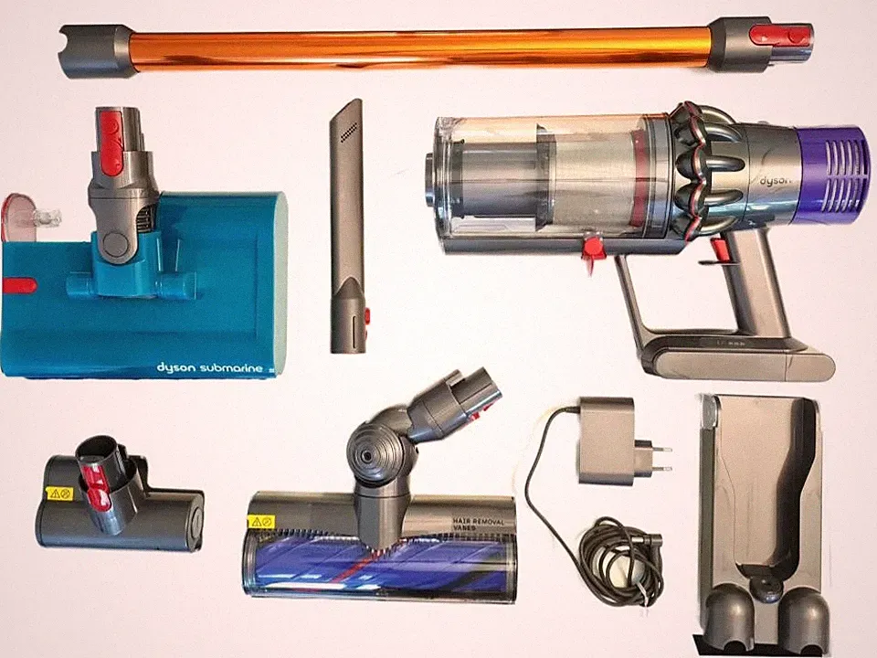 DYSON Akku Nass- und Trockensauger Cyclone V10 Submarine 545W beutellos B-WARE