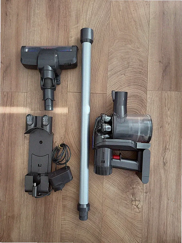Dyson DC44 Animal Kabelloser Staubsauger in gutem Zustand mit Ladegerät