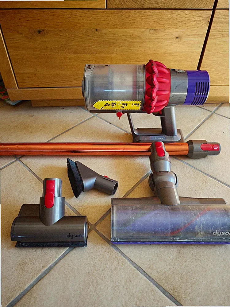 Dyson V10 Stabstaubsauger kabellos beutellos – Zubehör, Ersatzteil/defekt