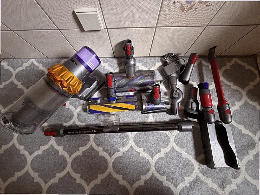 Dyson V15 Detect Absolute
