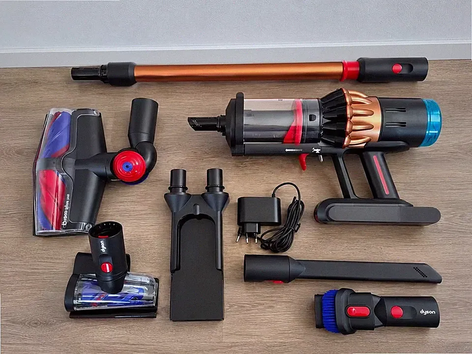 DYSON V16 Piston Animal Akku-Staubsauger + Zubehör "TOP ZUSTAND"