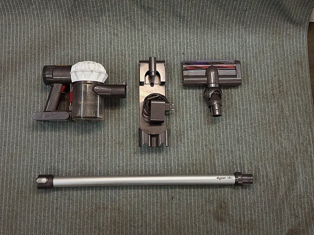 Dyson V6 Akku-Staubsauger