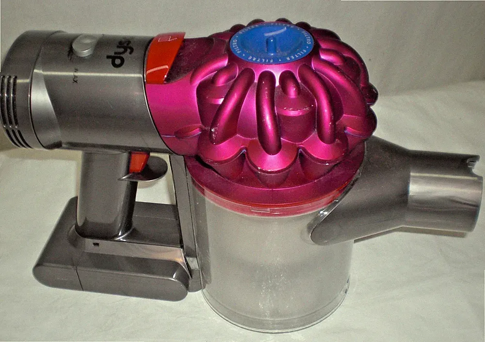 Dyson V7 Akkusauger Handstaubsauger Motorhead Grundgehäuse Beutelos Pink Bastler