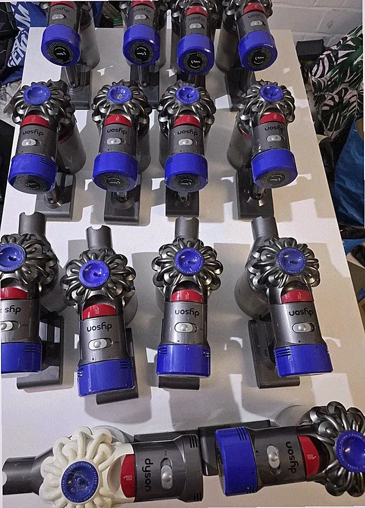Dyson V8 Absolute Stabstaubsauger 13 Stück 1 Dyson V7