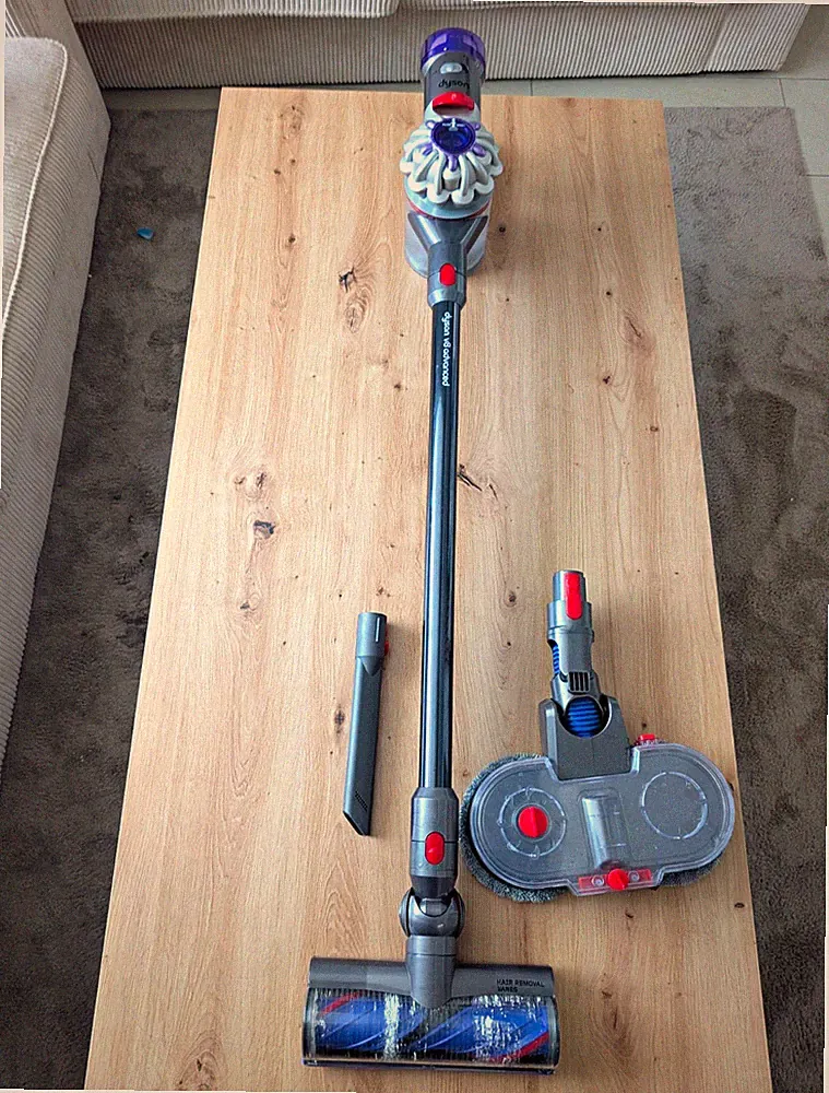 Dyson V8 Advanced Stielstaubsauger