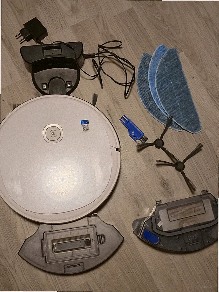 ECOVACS DEEBOT U2 Staubsaugerroboter kabellos weiß/schwarz mit Zubehörset