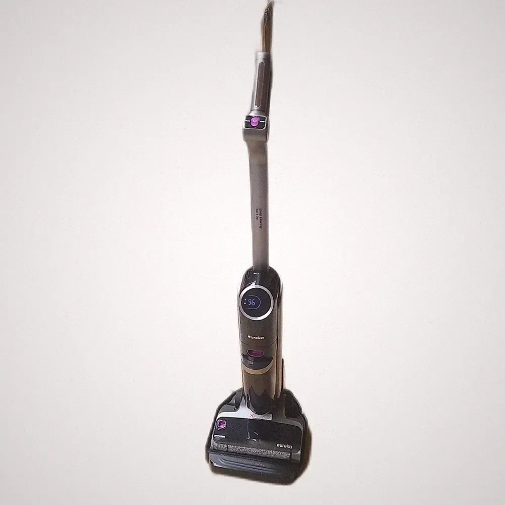 Eureka Nass Trockensauger Staubsauger NEW630 RapidWash 170 Grad Carpet Akku