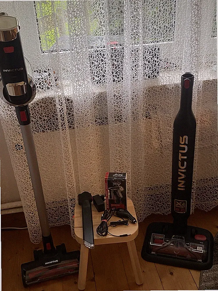 Genius Invictus Akkustaubsauger mit Bodenwischsystem