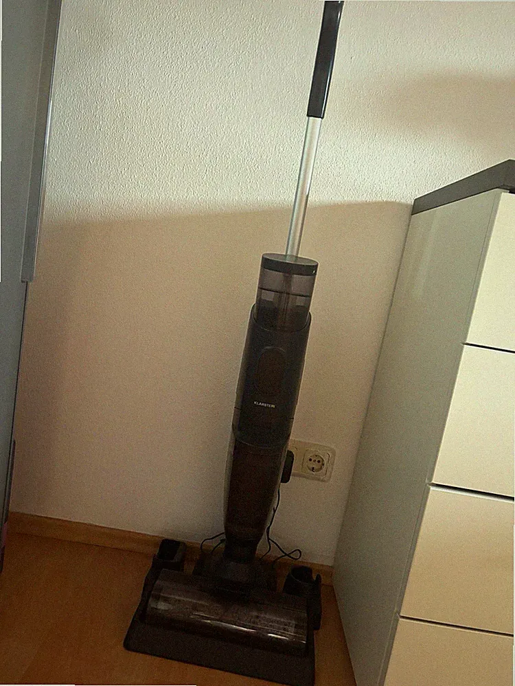 Klarstein Stabstaubsauger/Stielstaubsauger kabellos mit Ladestation, Schwarz