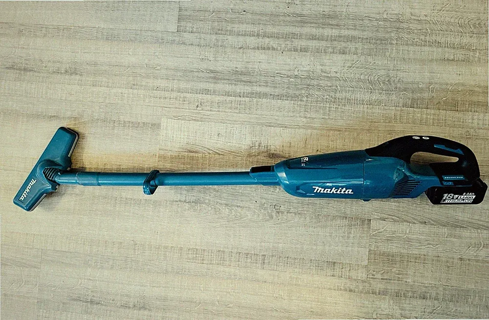 Makita Akku Staubsauger 18V Handstaubsauger - Guter Zustand Ohne Akku