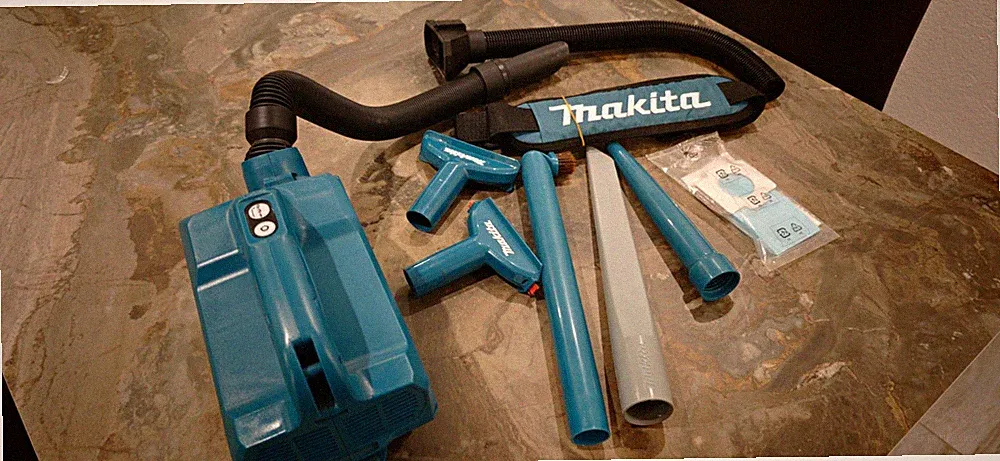 Makita DCL184 18 V Akku-Staubsauger kabellos mit Schlauch, Düsen, ohne Akku