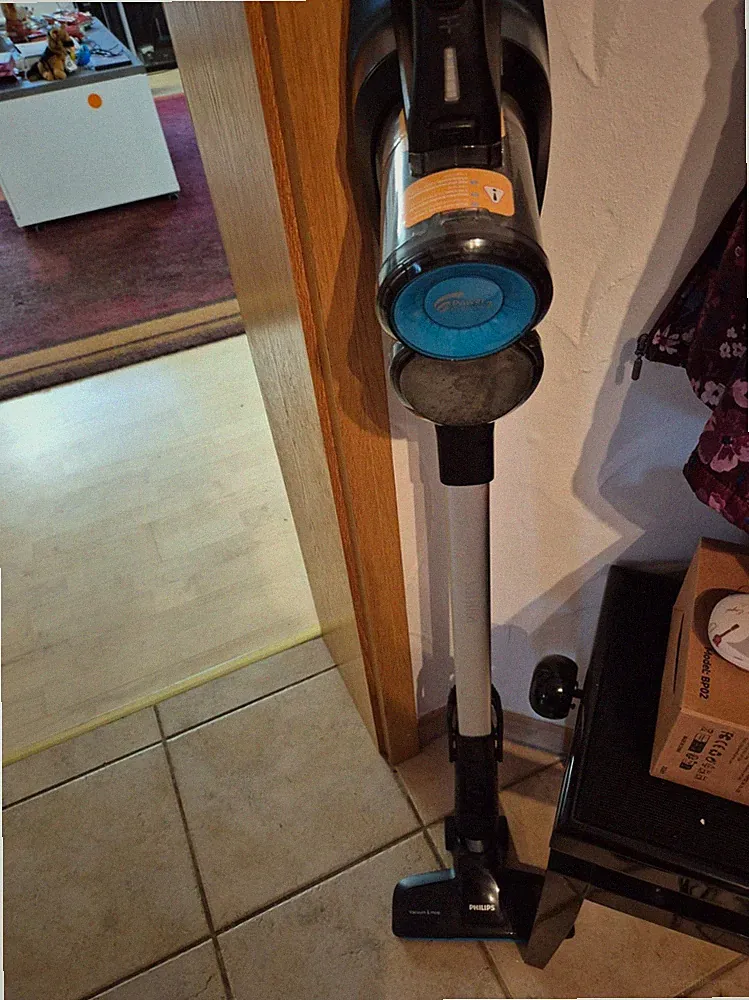 Philips SpeedPro Aqua Akku Staubsauger
