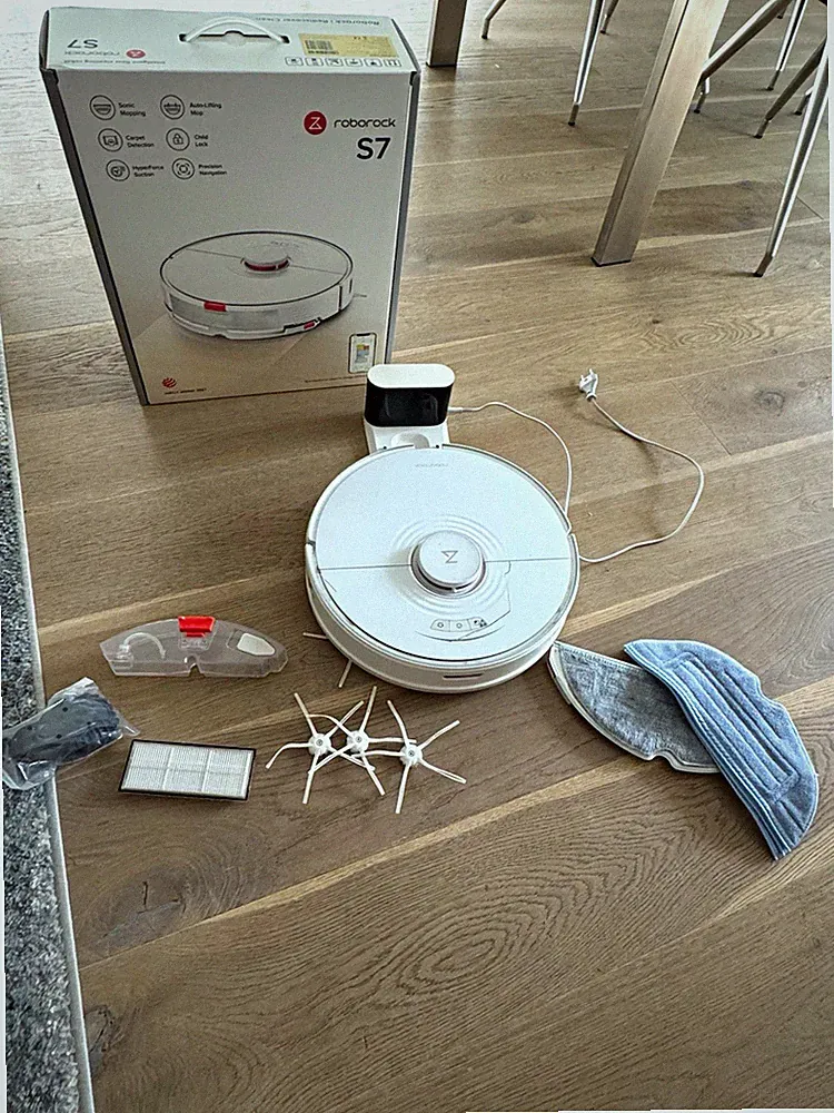 Roborock S7 Saugroboter weiß kabellos mit Ladestation & Zubehör