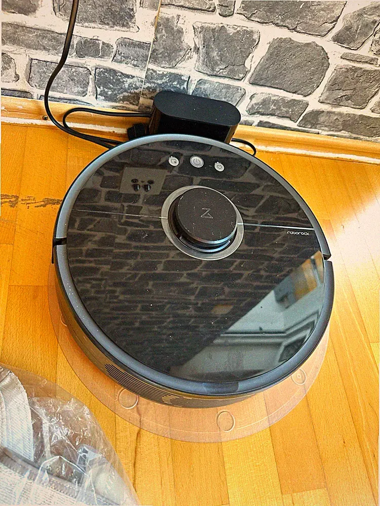 Roborock Staubsaugerroboter kabellos schwarz mit Filter, Seitenbürste, Wischpad