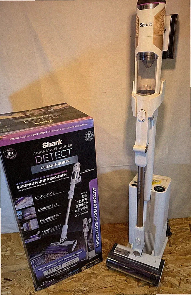 Shark Detect Clean & Empty Akku-Staubsauger, Weiß IW3612EU, Anti Hair Wrap