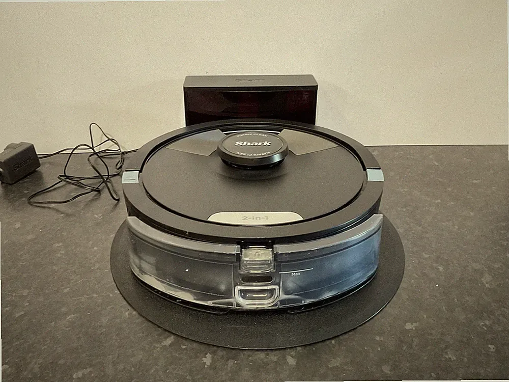 Shark Matrix Plus 2-in-1 Selbstentleerender Saug- und Wischroboter Schwarz RV2620WKUK 1327