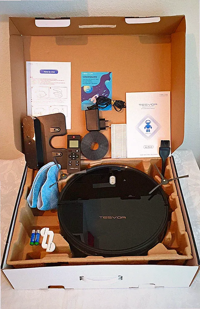 Tesvor M1 Staubsaugerroboter schwarz Smart Home kabellos ohne Beutel + Zubehör