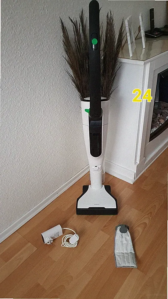 Vorwerk Kobold Akkusauger VK7 mit Elektrobürste EB7